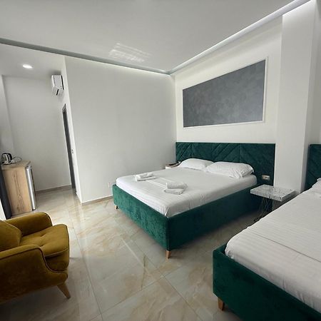Hotel Leodori 1 Shëngjin Esterno foto